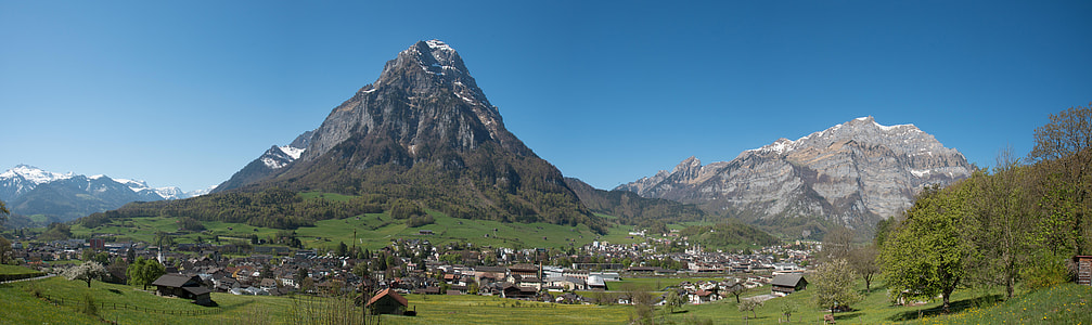 landscaped photo of a mountain thumbnail