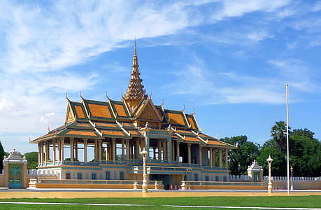 The Buddhist style pavilion entrance to the Royal Palace in Phnom Penh, Cambodia thumbnail