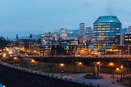 landscape photography of cityscape thumbnail