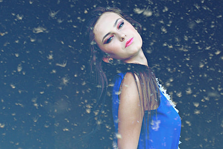 girl wearing blue dress illustration thumbnail