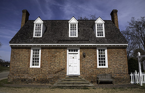 Simple Colonial House in Yorktown, Virginia thumbnail