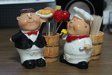 two chef figurines thumbnail