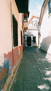 photo of hallway towards houses thumbnail