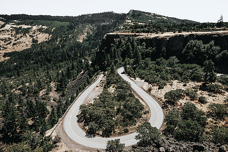 Twisting roadway in Portland, Oregon thumbnail