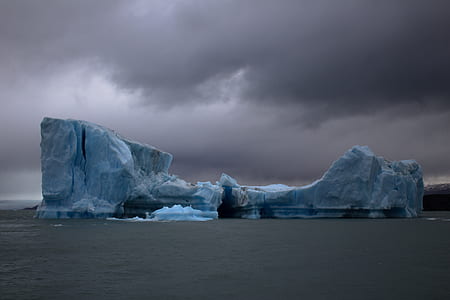 landscape photography of iceburg thumbnail