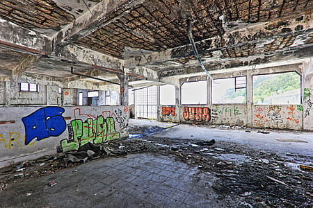 building with graffiti thumbnail