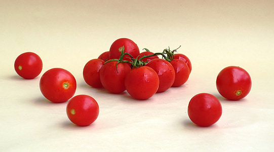 red tomatoes thumbnail