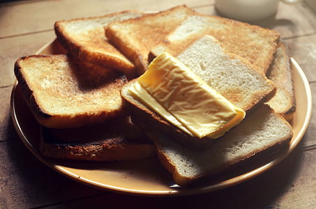Bread with cheese thumbnail