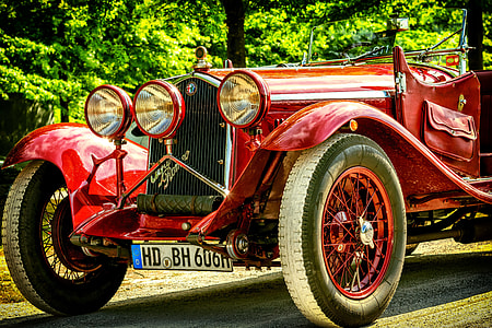 photo of classic red car thumbnail