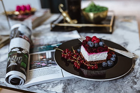 Cheesecake with blueberries and raspberries thumbnail