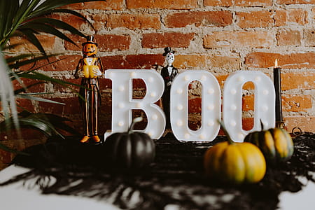 Halloween decorations with Boo Letters thumbnail