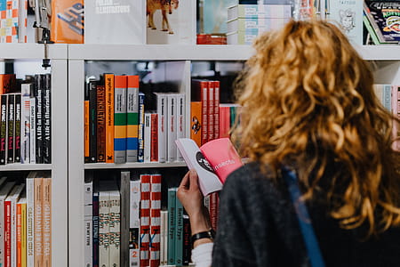 Many books in a bookstore thumbnail