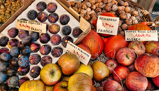 bunch of red and yellow apples thumbnail