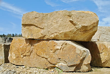 stack of beige rocks thumbnail