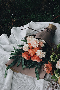 pink petaled flowers bouquet thumbnail