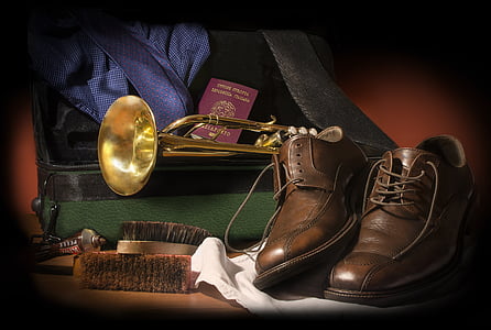 pair of brown dress shoes thumbnail