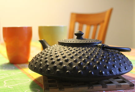 close-up photo of black tureen thumbnail