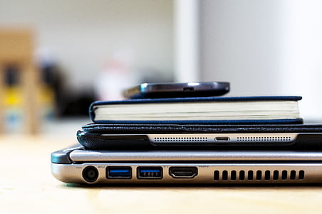 close up photo of silver MacBook thumbnail