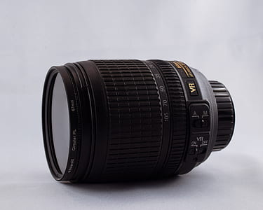 black zoom lens thumbnail