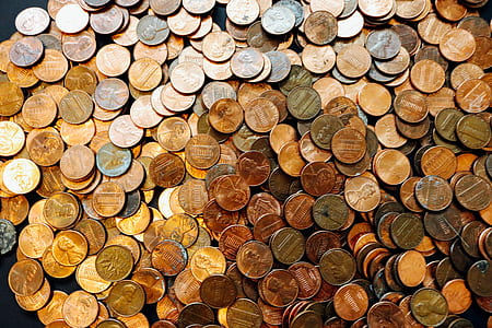 pile of Lincoln cent coins thumbnail