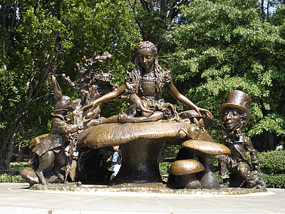Alice in the Wonderland statue thumbnail