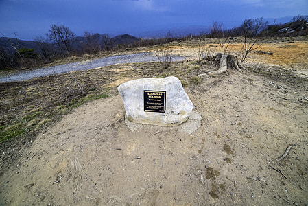 Plaque at the top of South Carolina at Sassafras Mountain thumbnail
