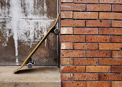 skateboard on wall thumbnail