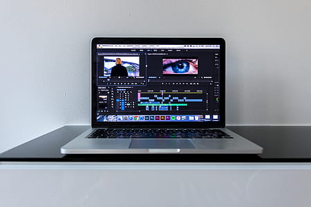 turned on MacBook Pro thumbnail