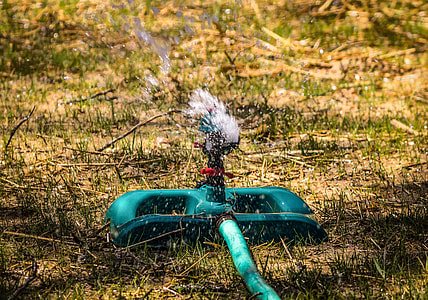 Lawn Sprinkler, Impact Sprinkler thumbnail