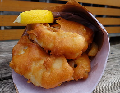 Crunchy fried fish and chips in a cornet thumbnail