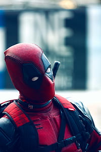 shallow focus photography of Deadpool thumbnail