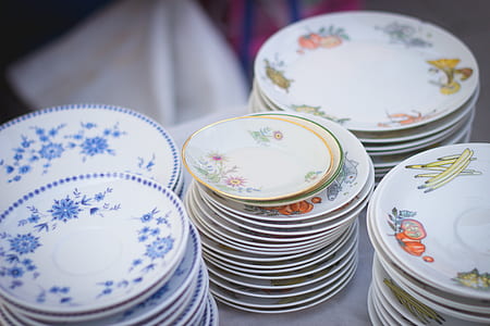 pile of round ceramic plates thumbnail