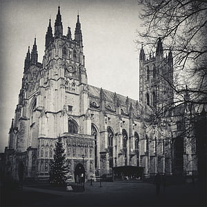 grayscale photo of concrete structure thumbnail
