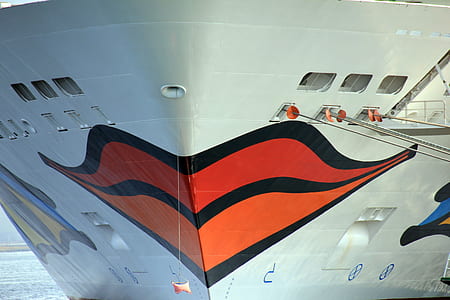 white and red lips graphic cruise ship thumbnail