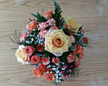 red and white floral rose bouquet thumbnail