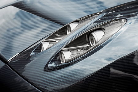 Pagani Huayra headlights thumbnail