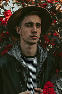 shallow focus photography of man thumbnail