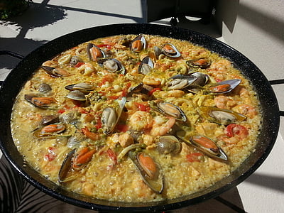 cooked food in black cooking pot thumbnail