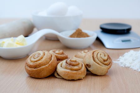 cinnamon rolls thumbnail