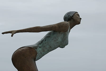brown concrete statue thumbnail