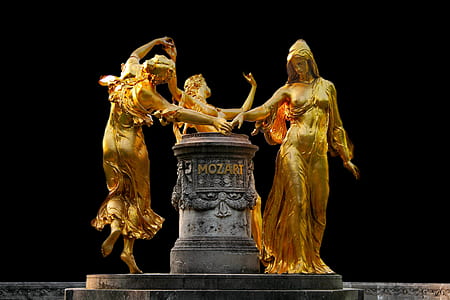 photo of three woman dancing statue thumbnail