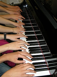 five person playing the piano thumbnail