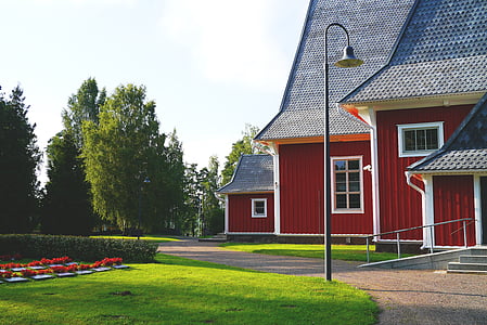 red and white houses thumbnail