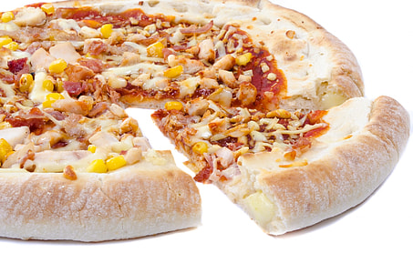 pizza with corn and meat thumbnail