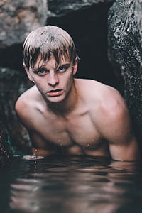 man taking a bath thumbnail