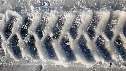 tire trail on snow thumbnail