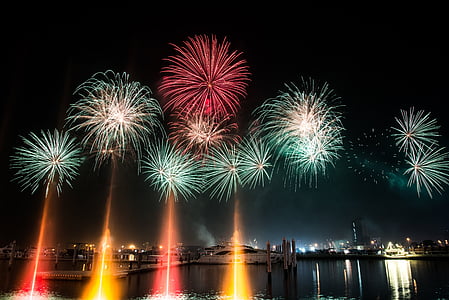 photo of firecrackers in sky thumbnail