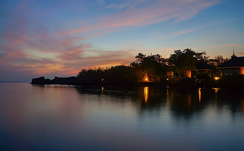 houses near body of water thumbnail