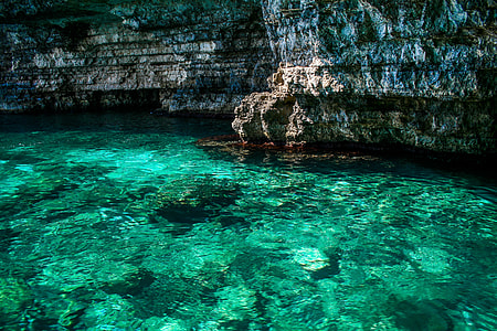 Clear Water Cliff thumbnail