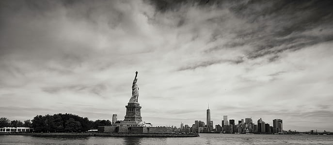 grayscale photo of statue of liberty thumbnail